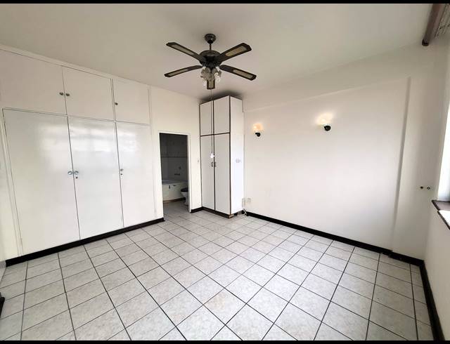 2 BEDROOM APARTMENT FOR SALE IN MARGATE BEACH